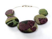 collier-galet-tissu-vert-violet-bcgt6101